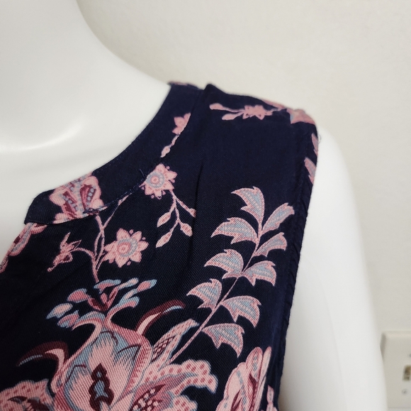 Blue Dip floral sleeveless‎ top size large - Picture 3 of 11